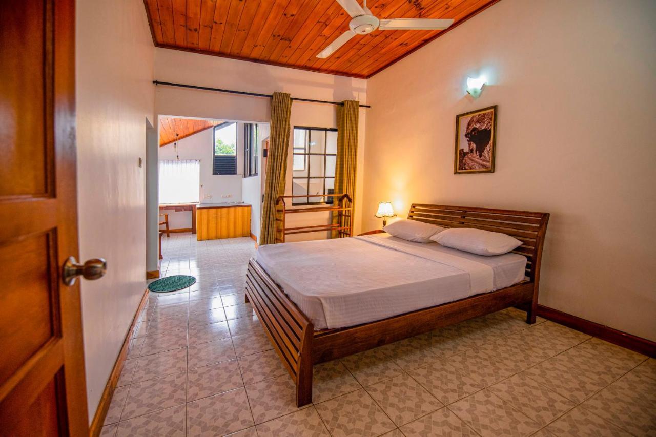 Aa Bungalow Kandy Exteriör bild